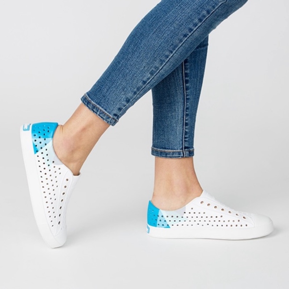 Native Jefferson Shoes Women 6 White Aqua Water Waterproof Slip On